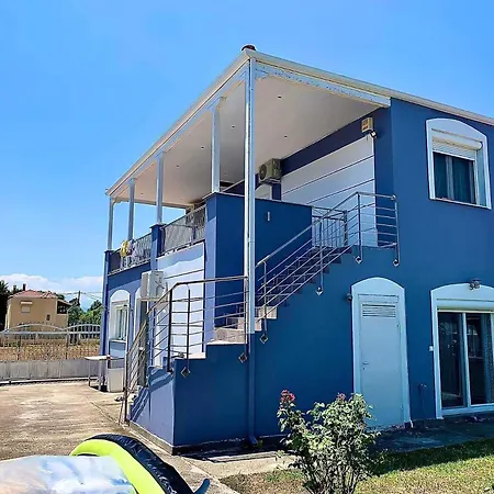 Holiday home Blue House