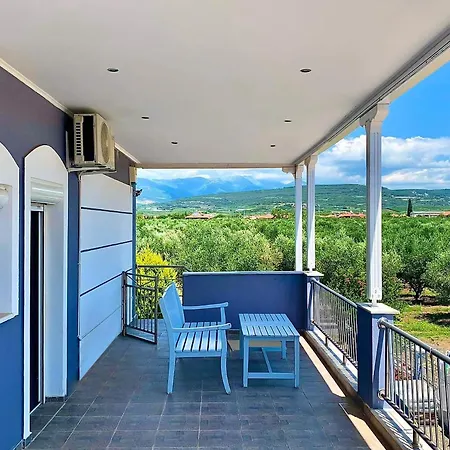 Blue House Holiday home Kariani