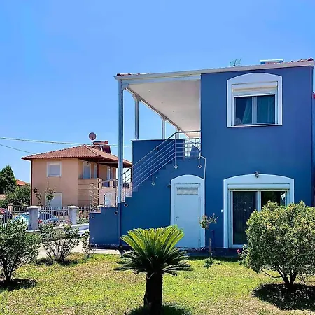 Holiday home Blue House