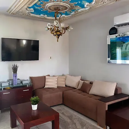 펜션 Blue House Karianí