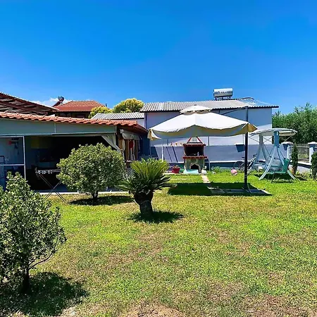 Blue House Holiday home Kariani