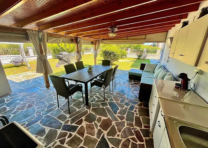 Holiday home Blue House Kariani